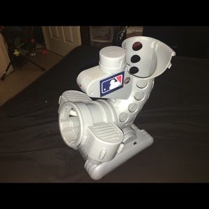 Kids pitching machine